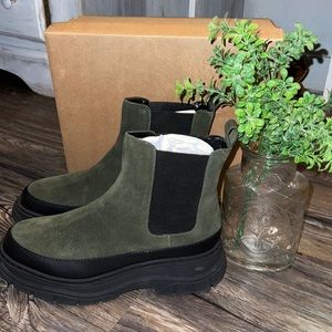 Anthropologie Chelsea Bumper Boots ❤️